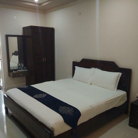 Jnr Grand Hotel Madanapalle Exterior foto